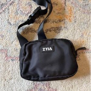 Zyia crossbody